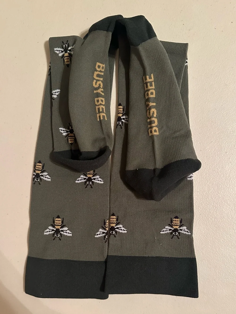 FIGS Busy Bee Honeybee  Moss Compression  Socks Size M, NWOT